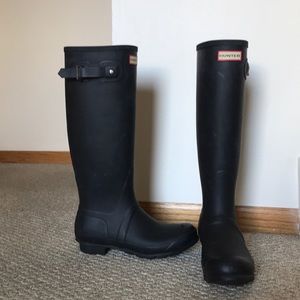 LIKE NEW hunter boots